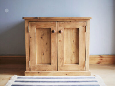 Wooden sideboard cabinet